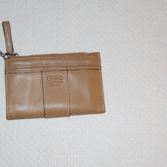 Coach Leatherware Est 1941 Tan W/Top Stitch 4 1/2" x 3" Coin Purse Keychain - Picture 1 of 9